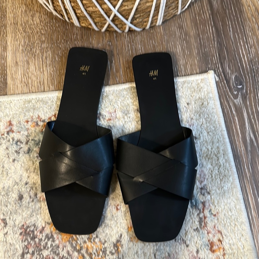 New H&M Black Sandals